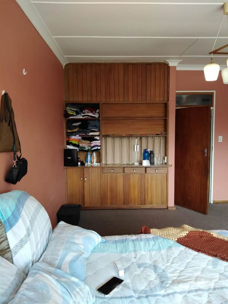 3 Bed Apartment in Bloemfontein photo number 14