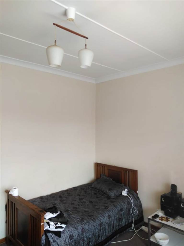 3 Bed Apartment in Bloemfontein photo number 11