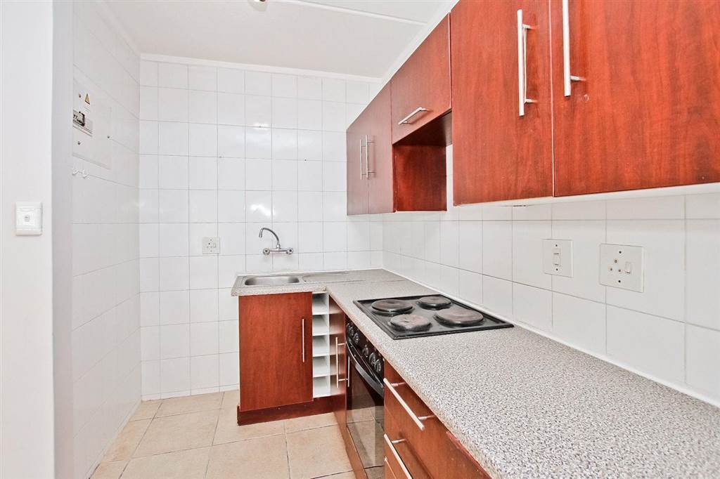 1 Bed Apartment in Morninghill photo number 5