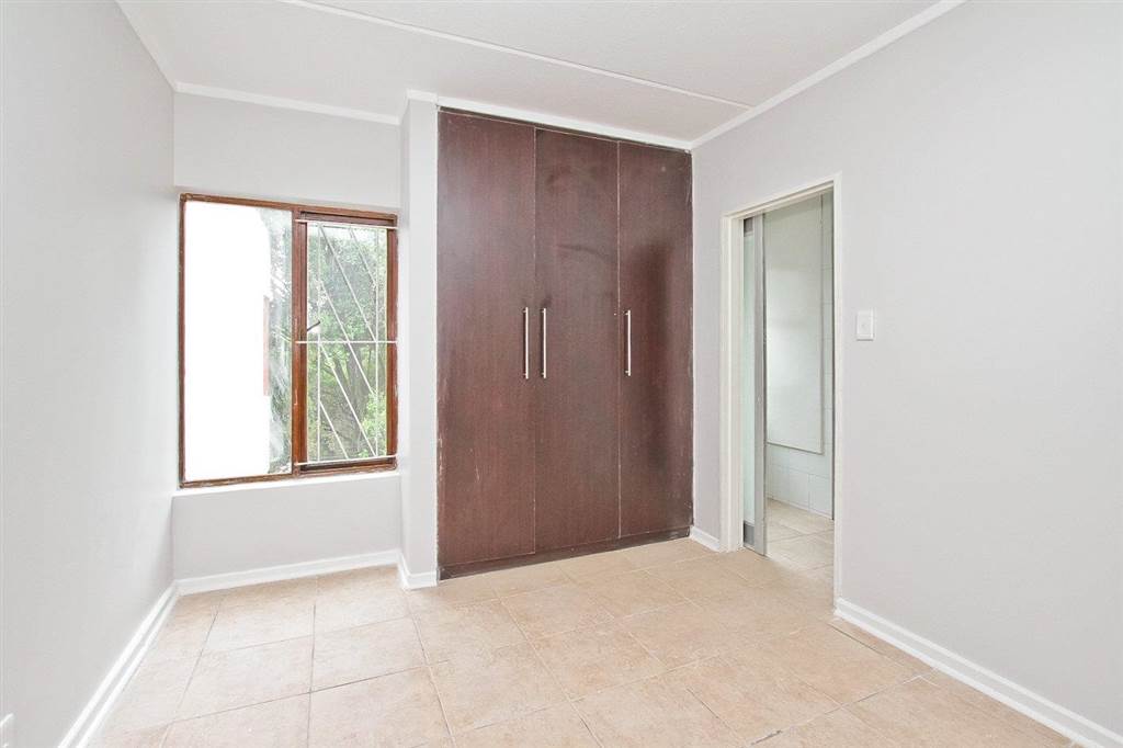 1 Bed Apartment in Morninghill photo number 10