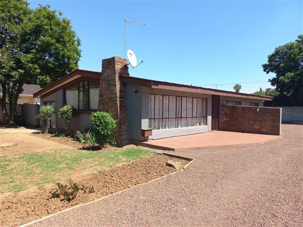 4 Bed House in Vanderbijlpark SW1