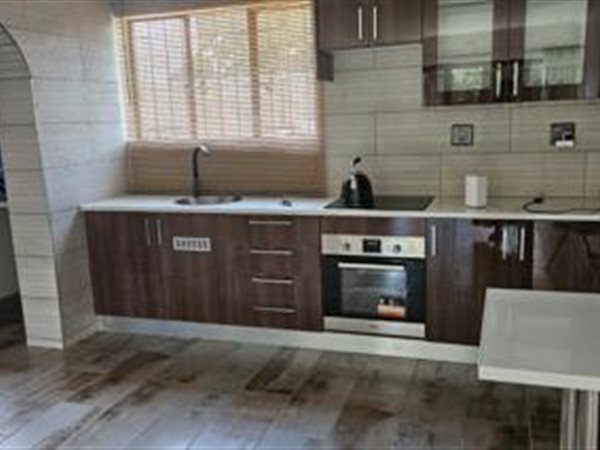 4 Bedroom House 4 Bedroom House
