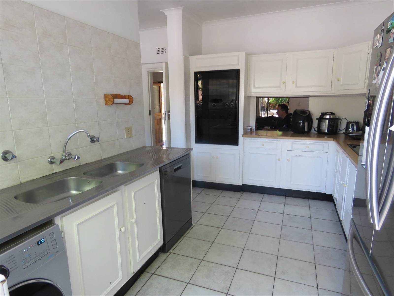 3 Bed Townhouse in Lonehill photo number 2