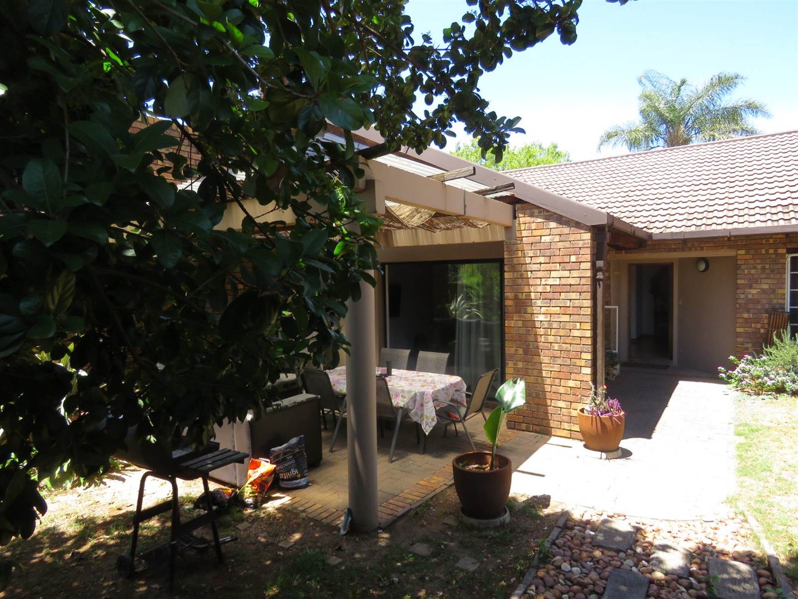 3 Bed Townhouse in Lonehill photo number 19