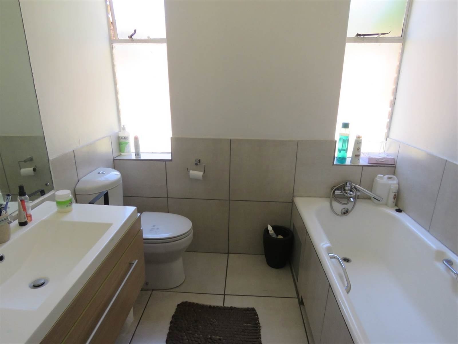 3 Bed Townhouse in Lonehill photo number 11