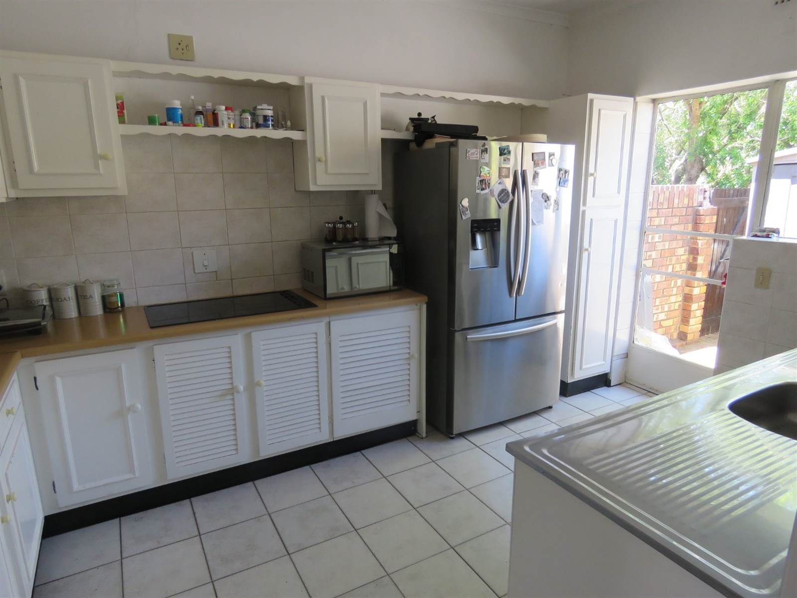 3 Bed Townhouse in Lonehill photo number 3
