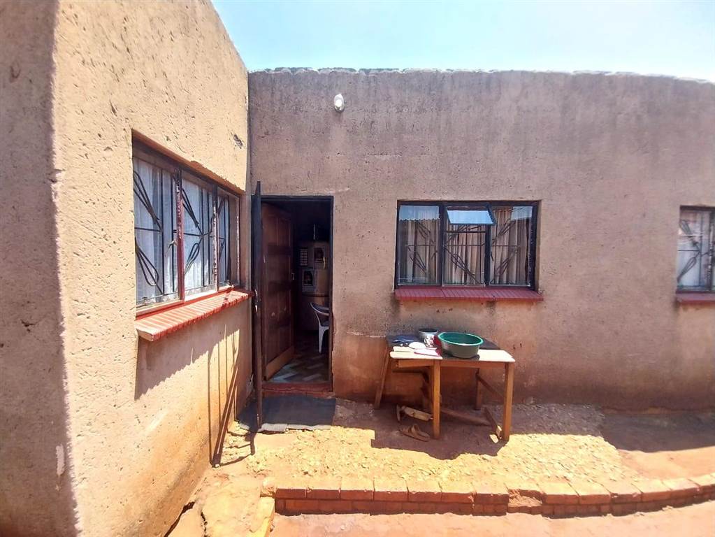 2 Bed House in Winnie Mandela photo number 3