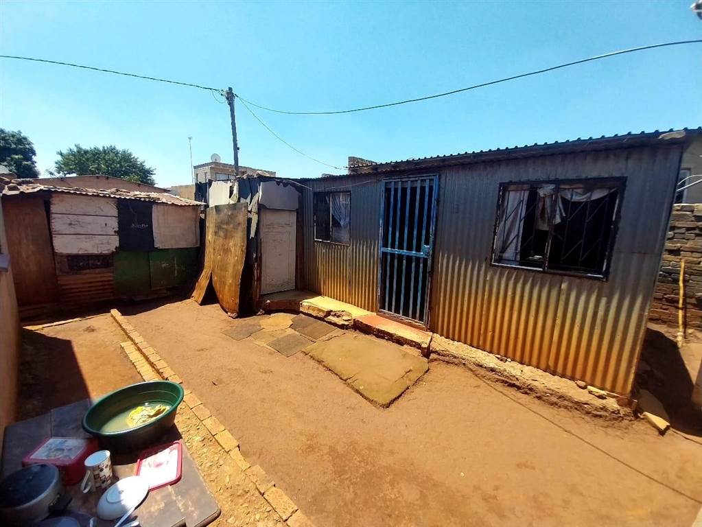 2 Bed House in Winnie Mandela photo number 18