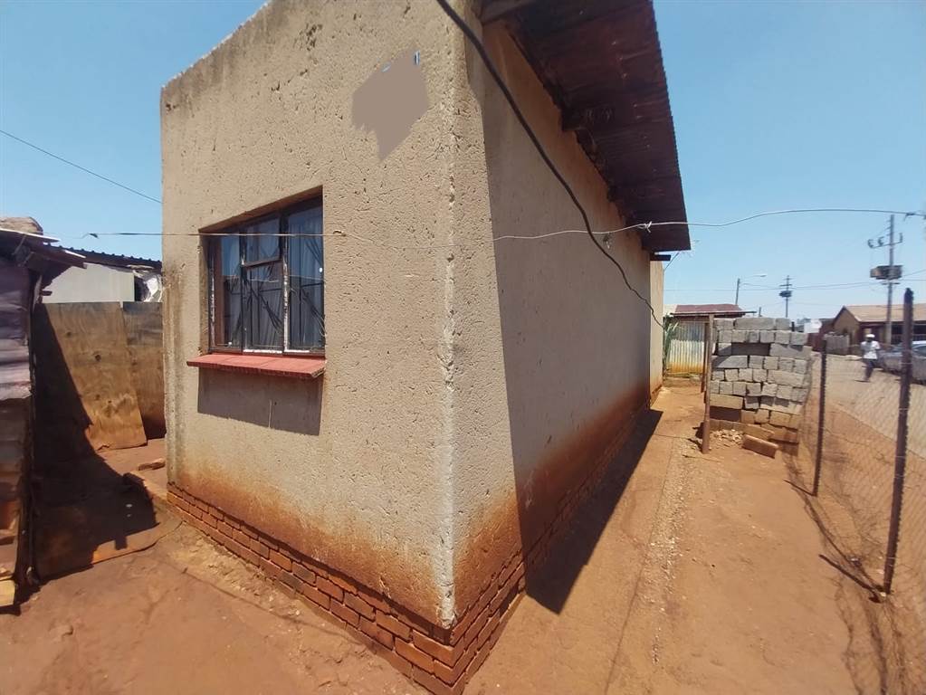 2 Bed House in Winnie Mandela photo number 5