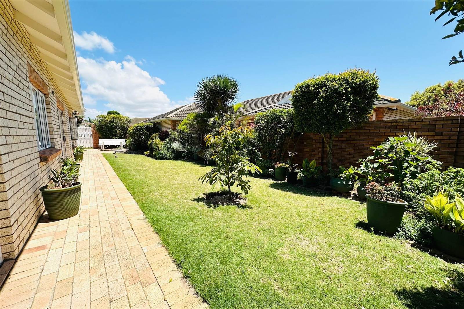 3 Bed Townhouse in Summerstrand photo number 24