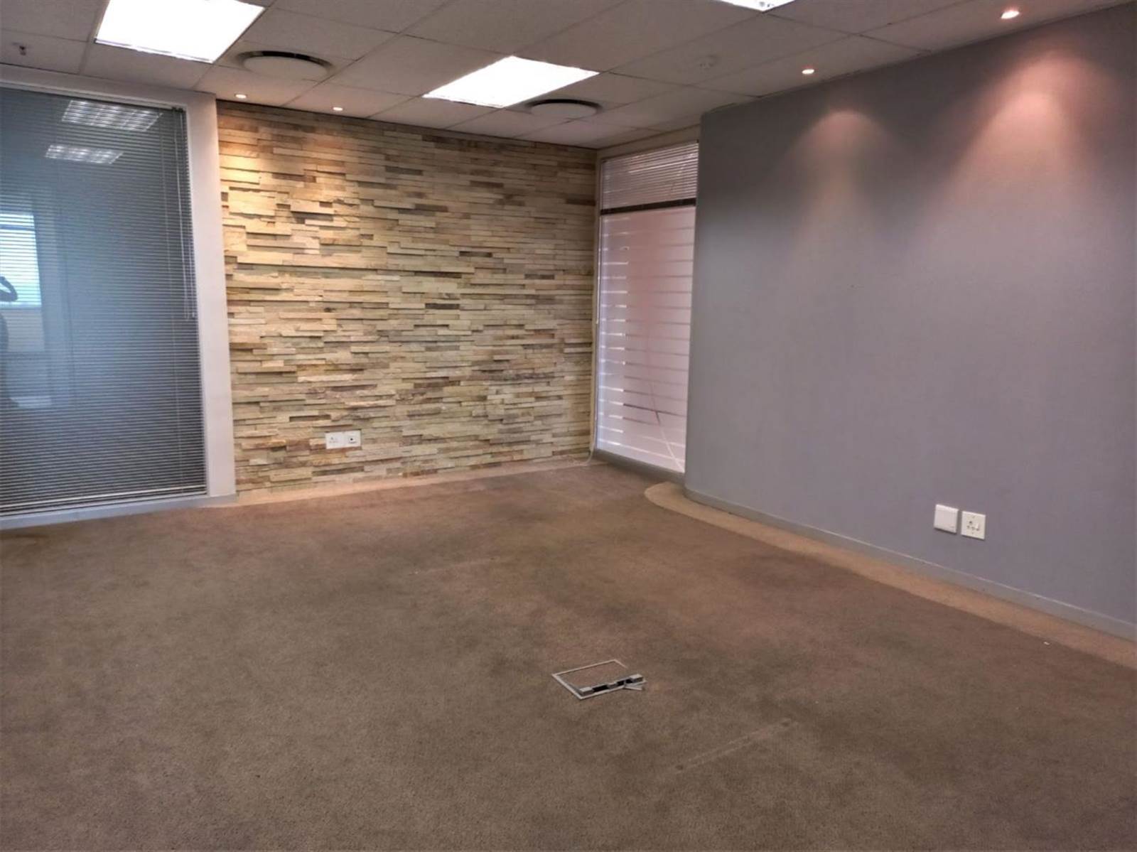 633  m² Commercial space in Sandown photo number 3