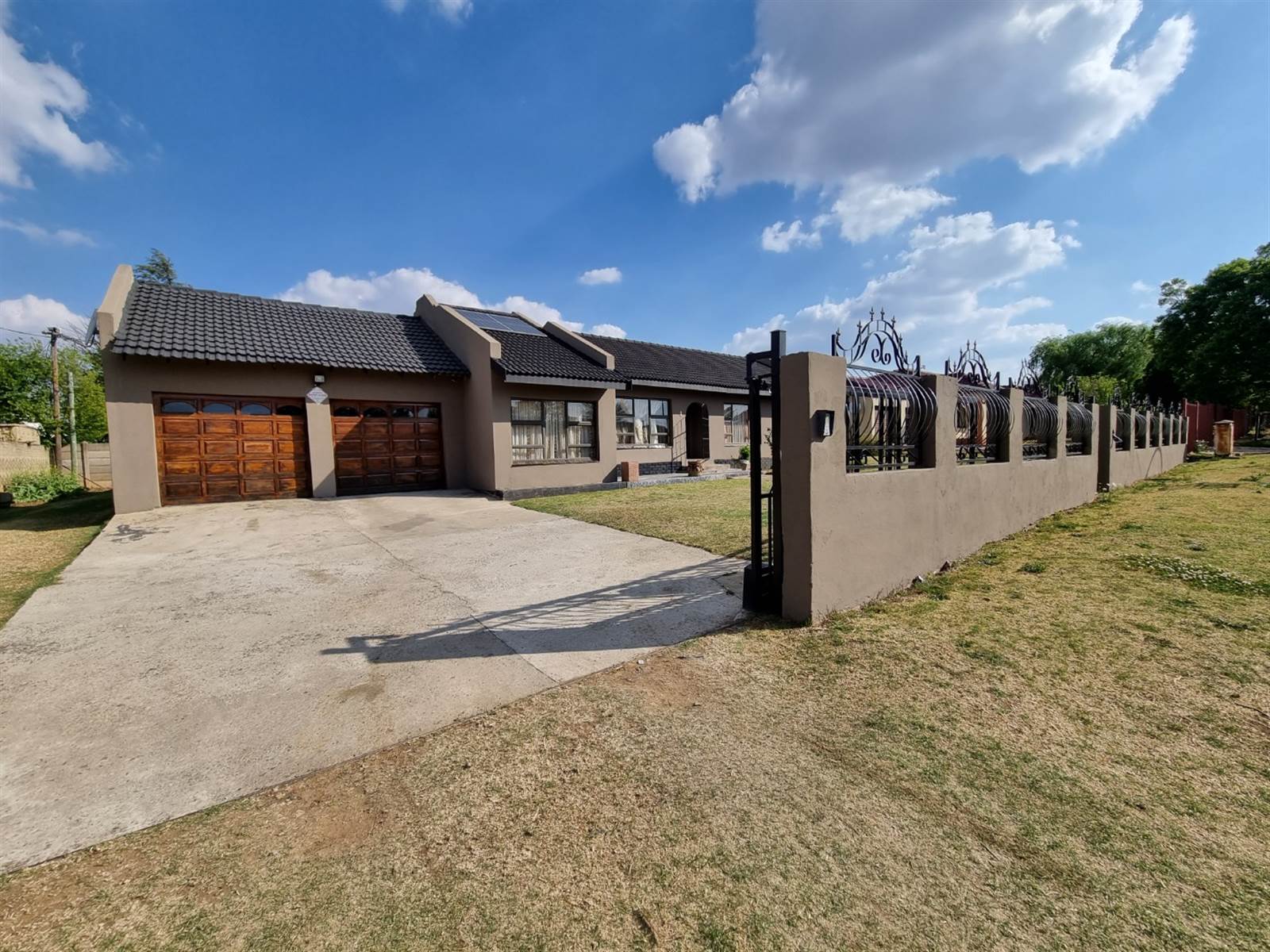 4 Bed House in Harrismith photo number 12