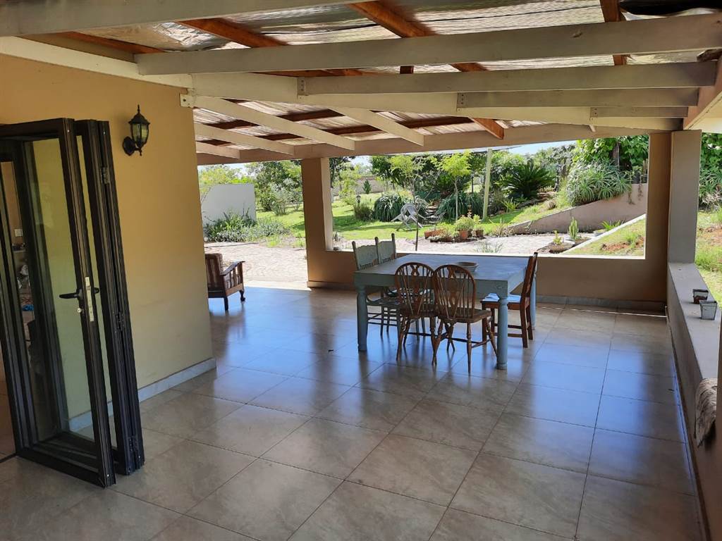 3 Bed House in Hartbeespoort Dam photo number 8