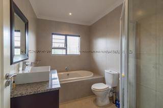 4 Bed Apartment in Westville photo number 9