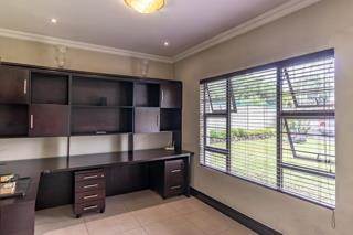 4 Bed Apartment in Westville photo number 8