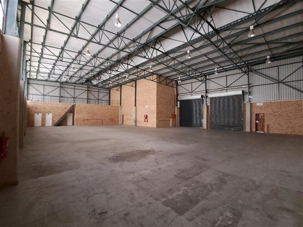 710  m² Industrial space