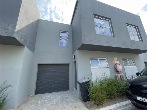 3 Bed Townhouse in Parklands