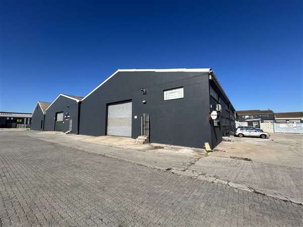 790  m² Industrial space