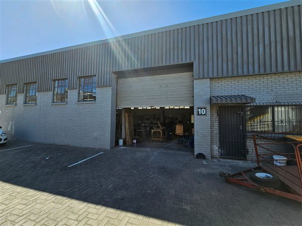 665  m² Industrial space in Maitland