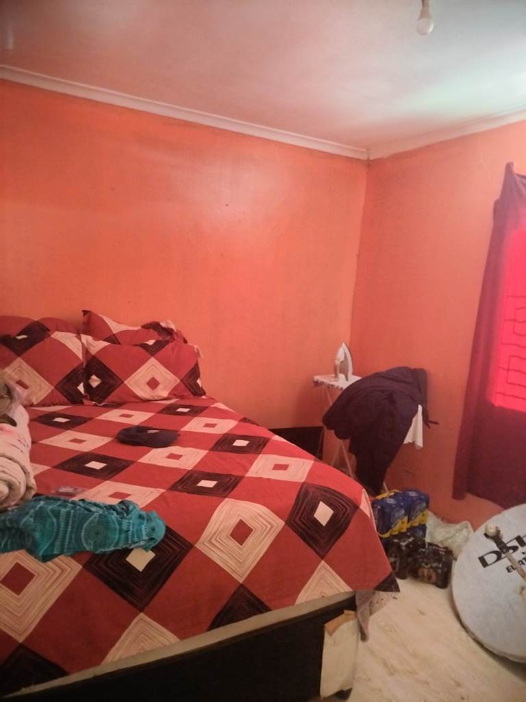 2 Bed House in Khayelitsha photo number 14