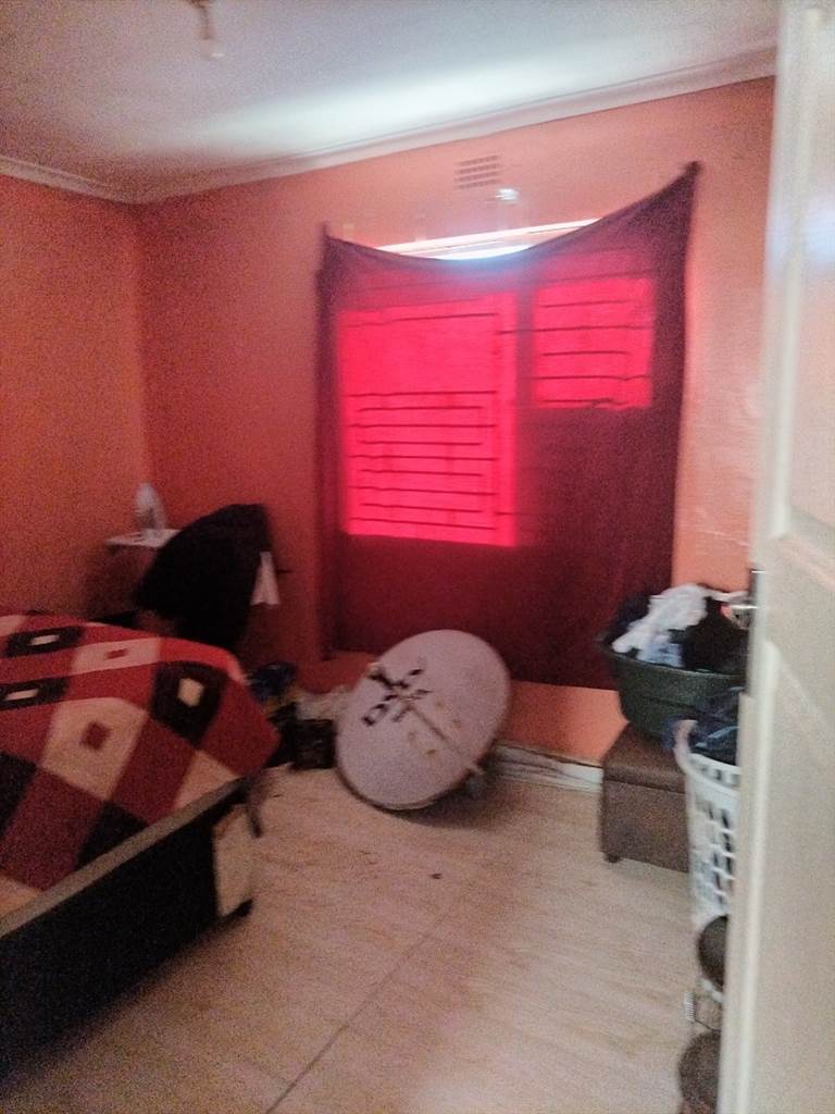 2 Bed House in Khayelitsha photo number 15