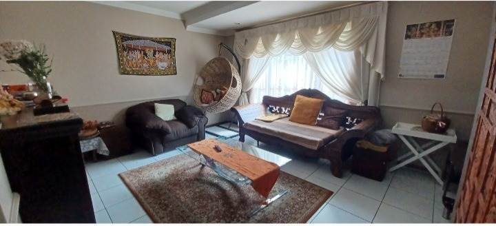 4 Bed Townhouse in Bruma photo number 4