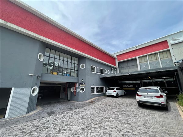 1 300  m² Commercial space