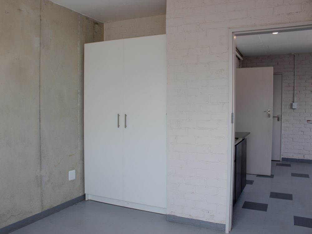 2 Bed Apartment in City & Suburban (Maboneng) photo number 13