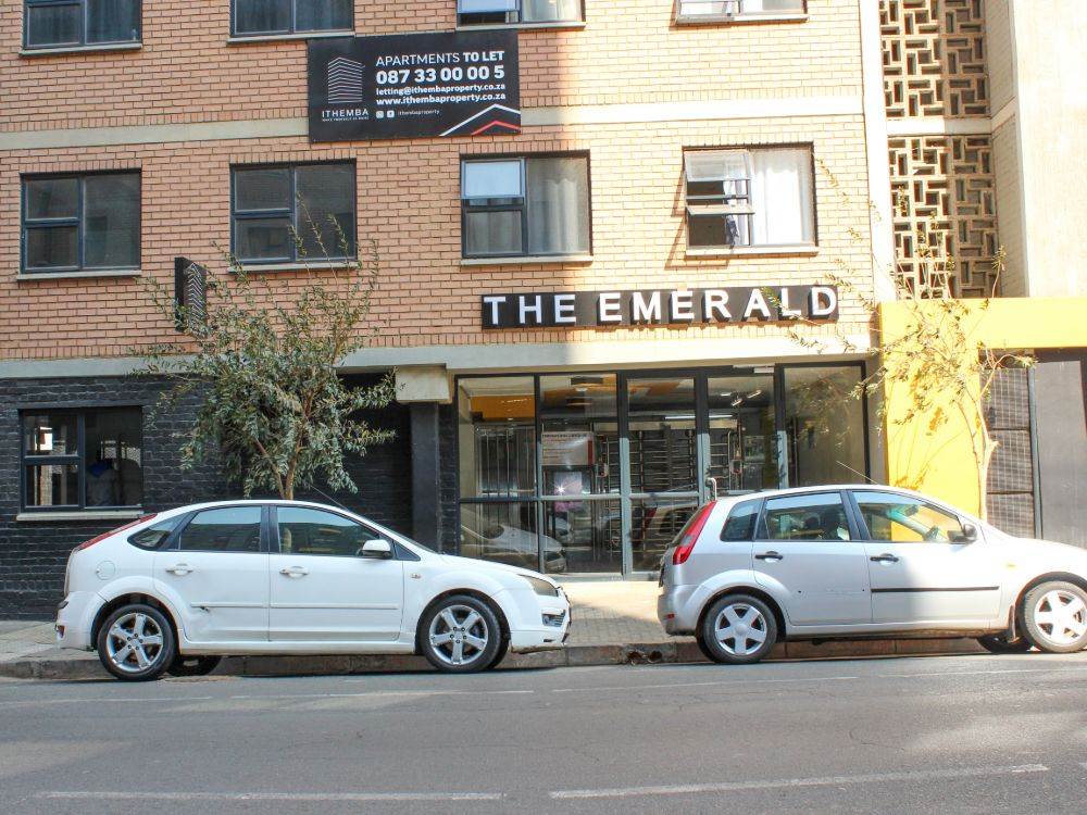 2 Bed Apartment in City & Suburban (Maboneng) photo number 16