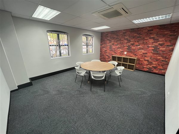 80  m² Office Space in Sunninghill
