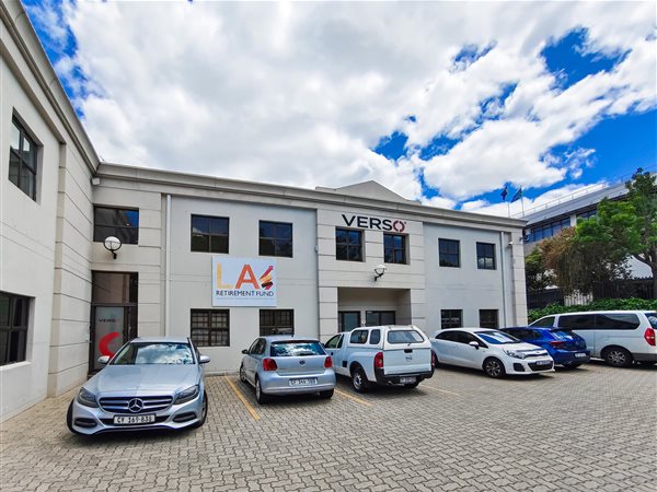 152  m² Commercial space