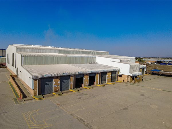 5 400  m² Commercial space