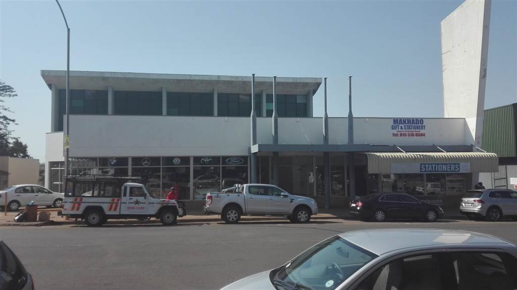 4000  m² Commercial space in Louis Trichardt photo number 1