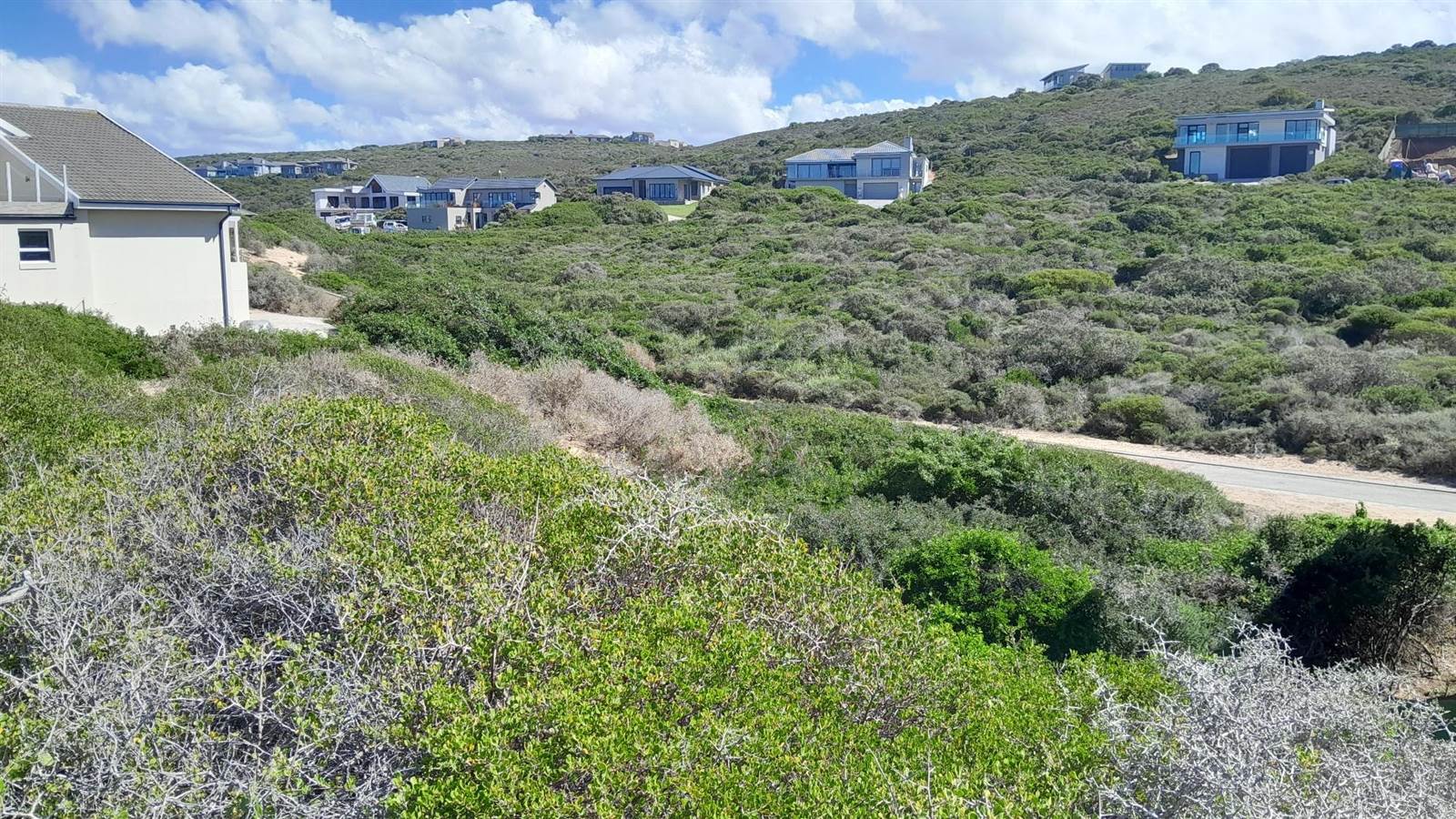 1250 m² Land available in Dana Bay photo number 5