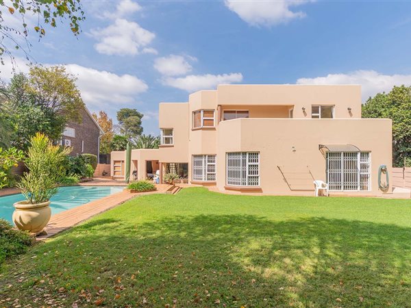 4 Bedroom House 4 Bedroom House