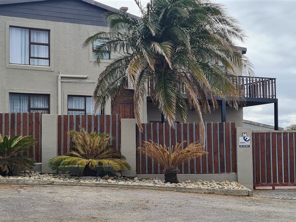 4 Bedroom House 4 Bedroom House