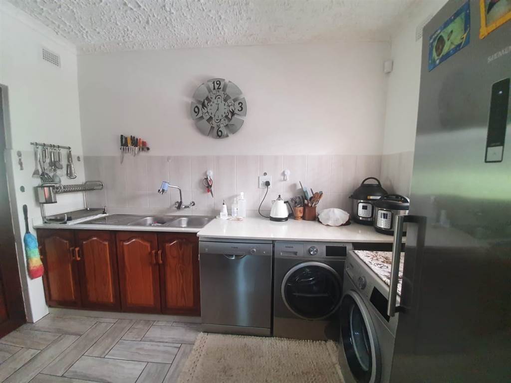 3 Bed House in Port Shepstone photo number 21