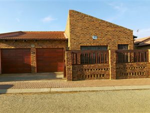 3 Bed House in Etwatwa