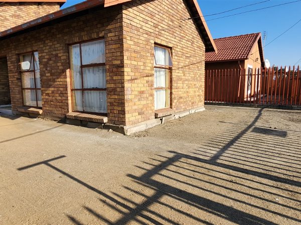 2 Bedroom House 2 Bedroom House