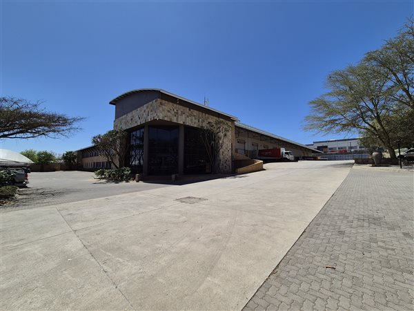 8 500  m² Industrial space