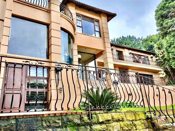 5 Bedroom House 5 Bedroom House