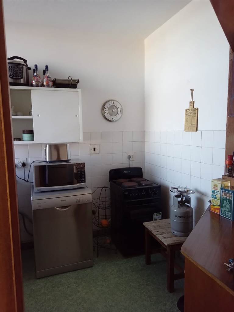 1 Bed Apartment in Kroonstad photo number 14