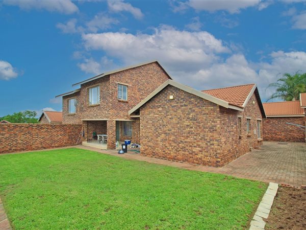 3 Bedroom Duplex 3 Bedroom Duplex