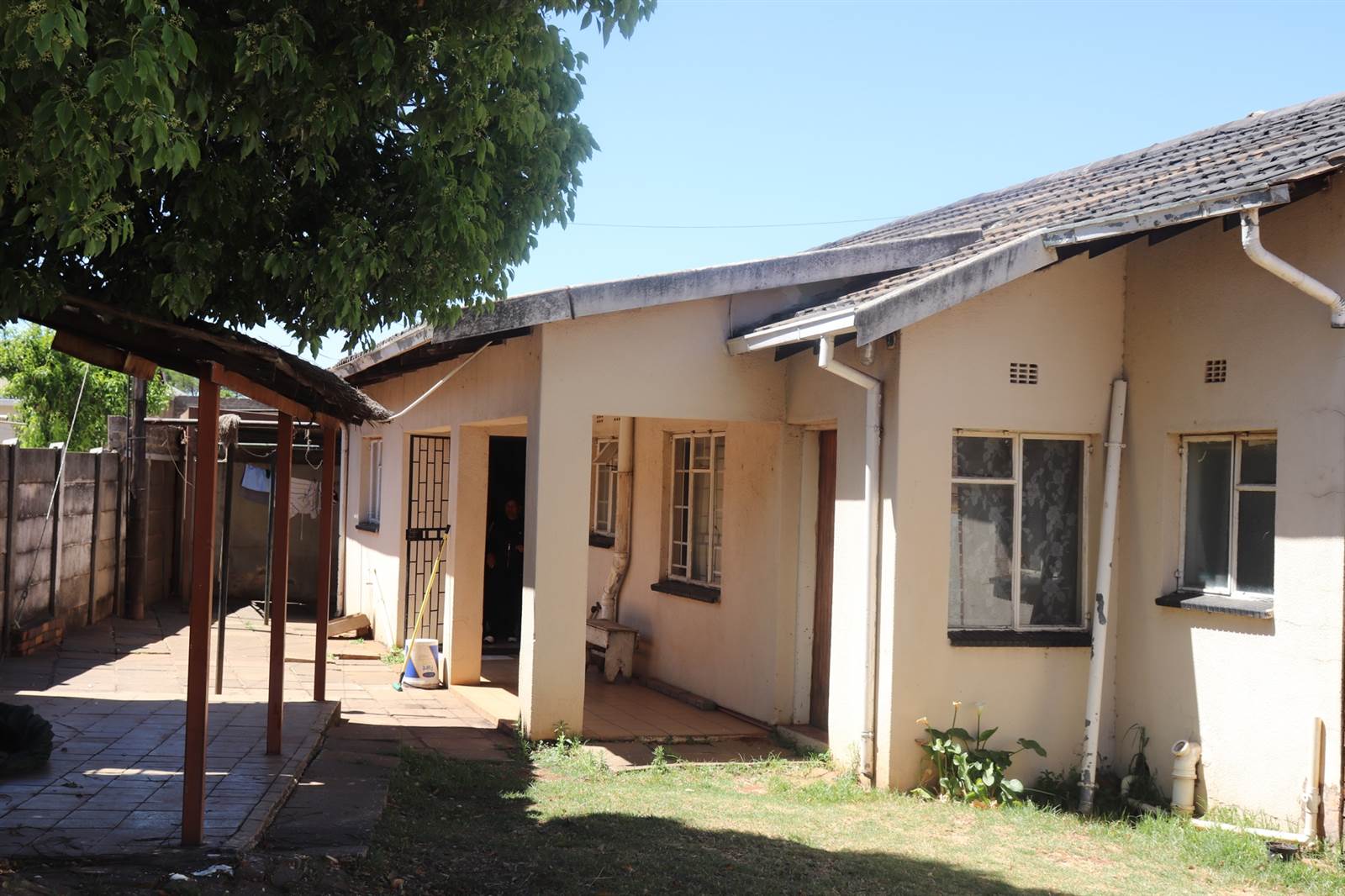 4 Bed House in Klipspruit West photo number 20