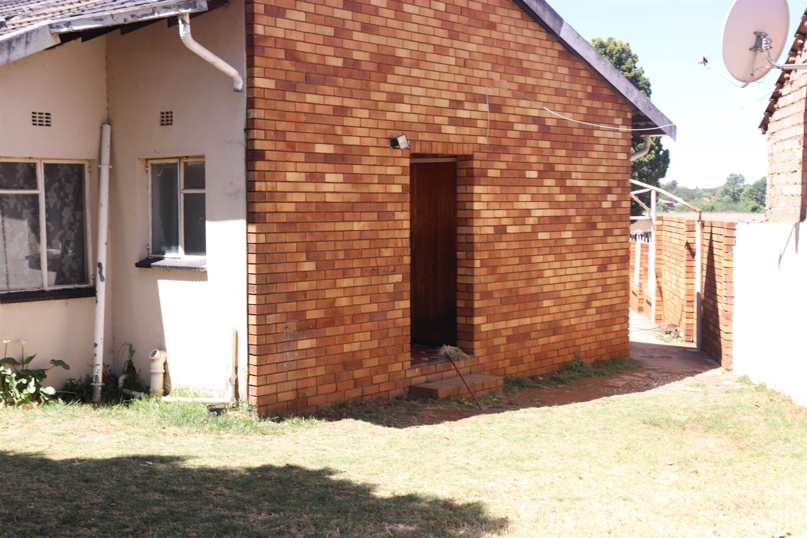 4 Bed House in Klipspruit West photo number 19