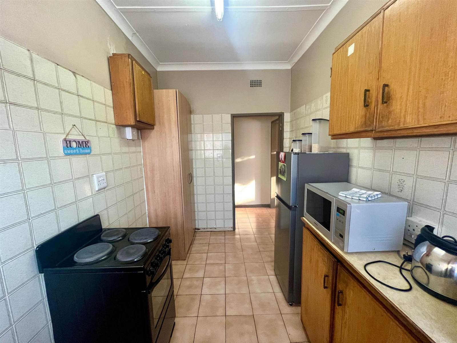 2 Bed Apartment in Bloemfontein photo number 9