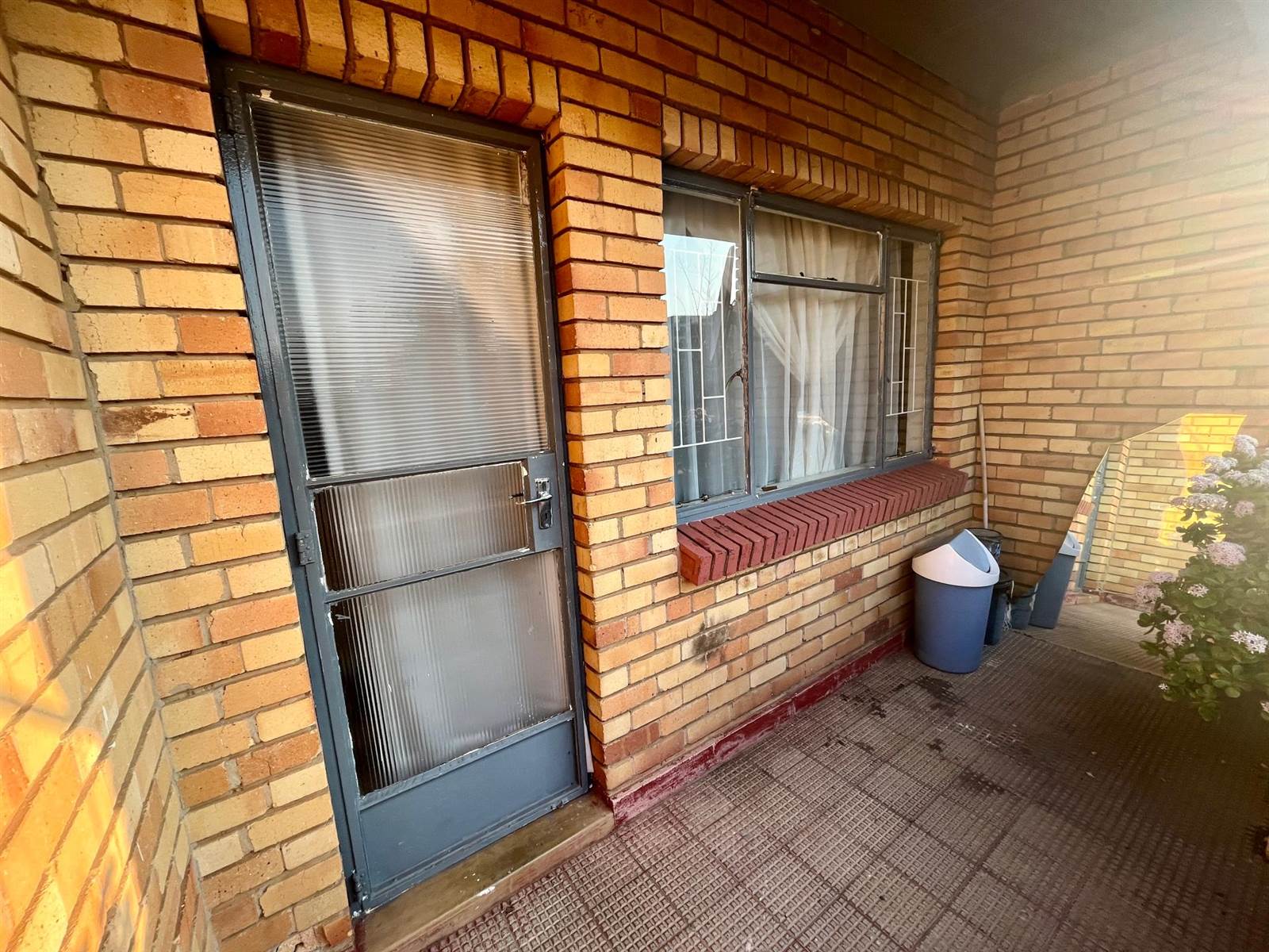 2 Bed Apartment in Bloemfontein photo number 16
