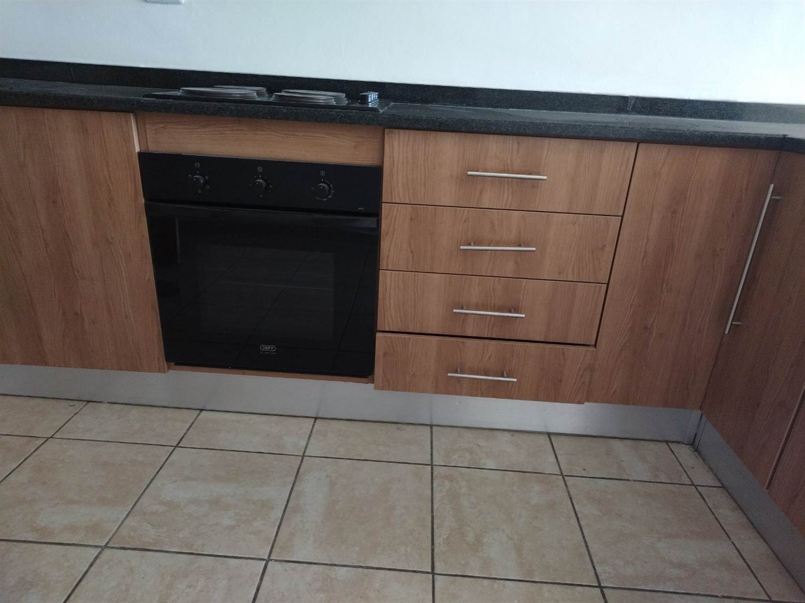 2 Bed Apartment in Booysens photo number 2