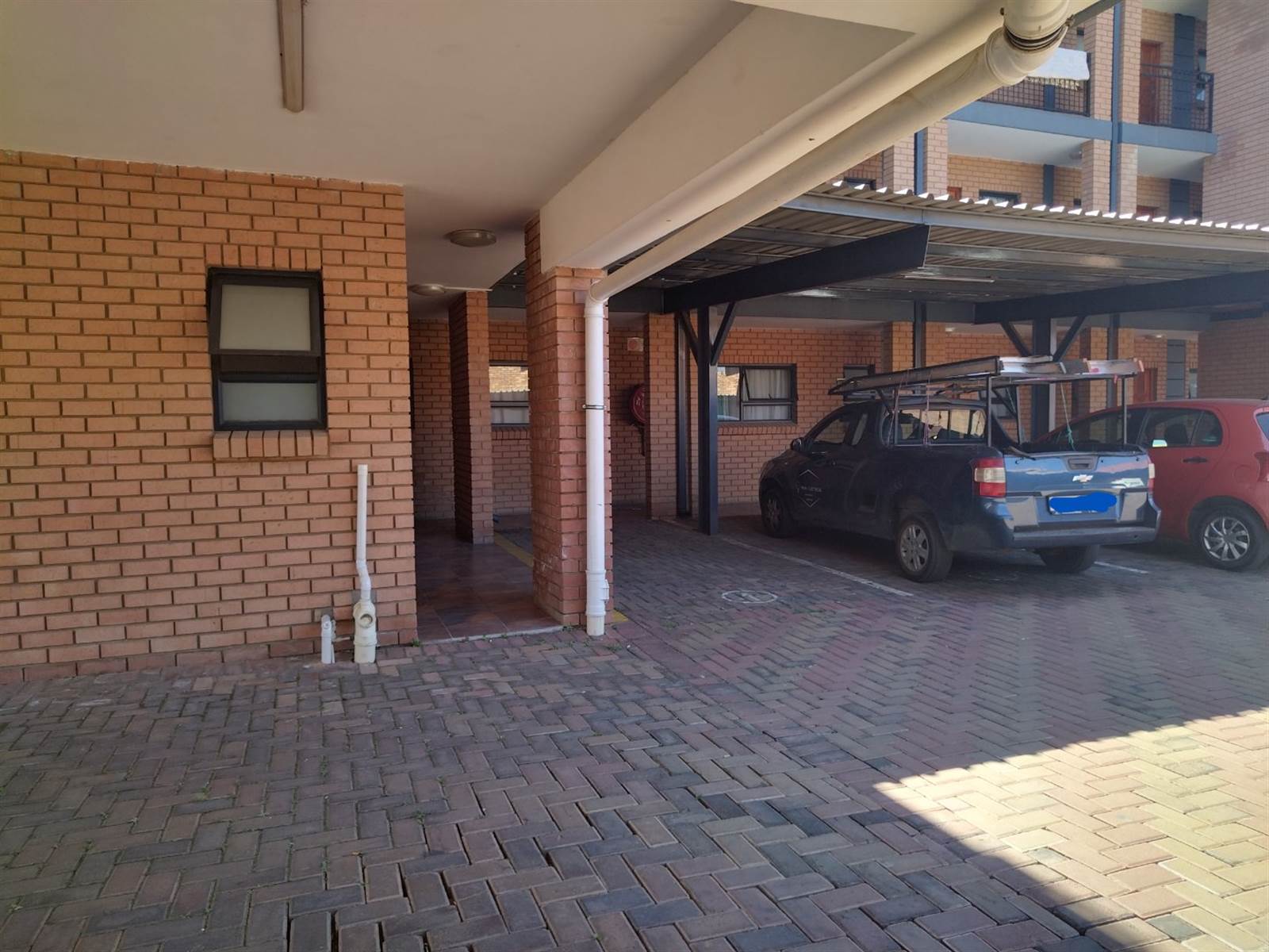 2 Bed Apartment in Booysens photo number 15