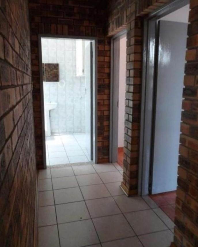 2 Bed Apartment in Trichardt photo number 11